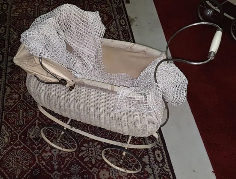 Kinderwagen (Kinderwagen_2) – Antik Mitwitz