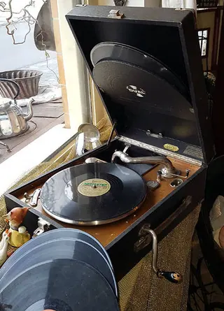 Koffer Grammophon 1930 (Koffer Grammophon 001) – Antik Mitwitz