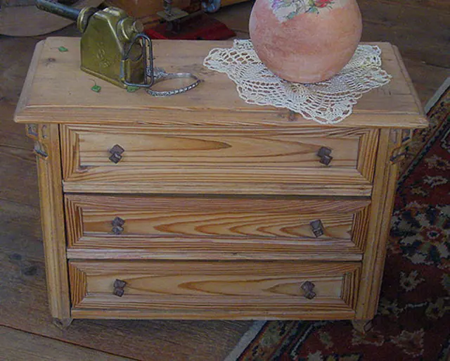 Modell Kommode um 1900 (Modell_Ko 1900 001) – Antik Mitwitz