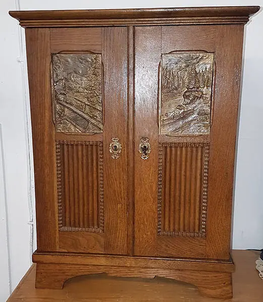 Modellschrank um 1920 (ModSchr_20er 001) – Antik Mitwitz