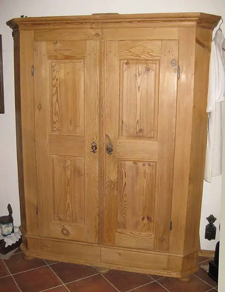 Schrank Schr_Ba 019 nach der Restaurierung