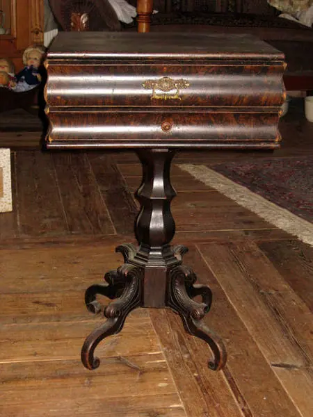 Nähtisch Biedermeier um 1850/60 (NäTis_Bi 002) – Antik Mitwitz