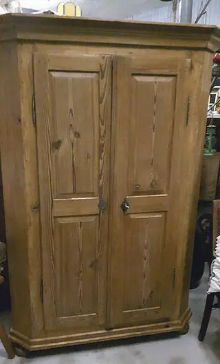 Weichholzschrank um 1800 (Schr_Bau 012) – Antik Mitwitz