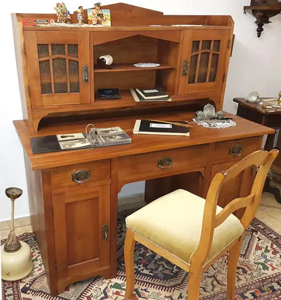 Schreibtisch um 1910 Kirschbaum (SchrTis_1910_1) – Antik Mitwitz