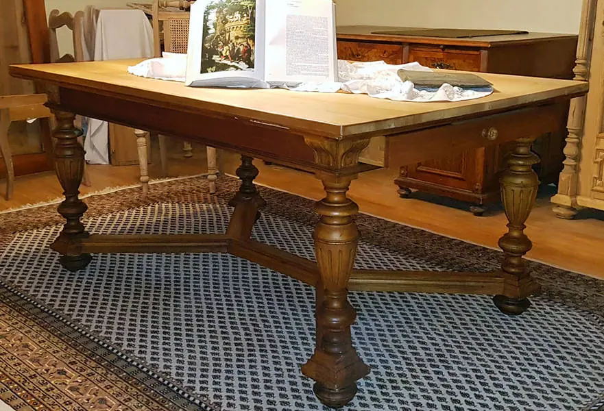 Großer Gründerzeit Tisch um 1880 (Tis_Gr 009) – Antik Mitwitz