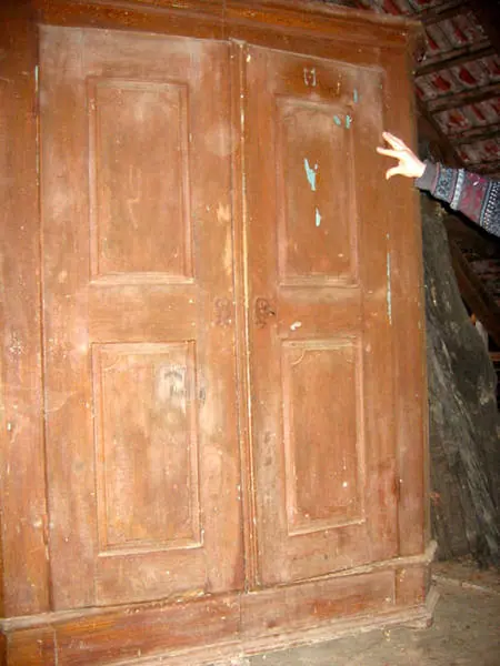 Schrank Schr_Ba 019 vor der Restaurierung